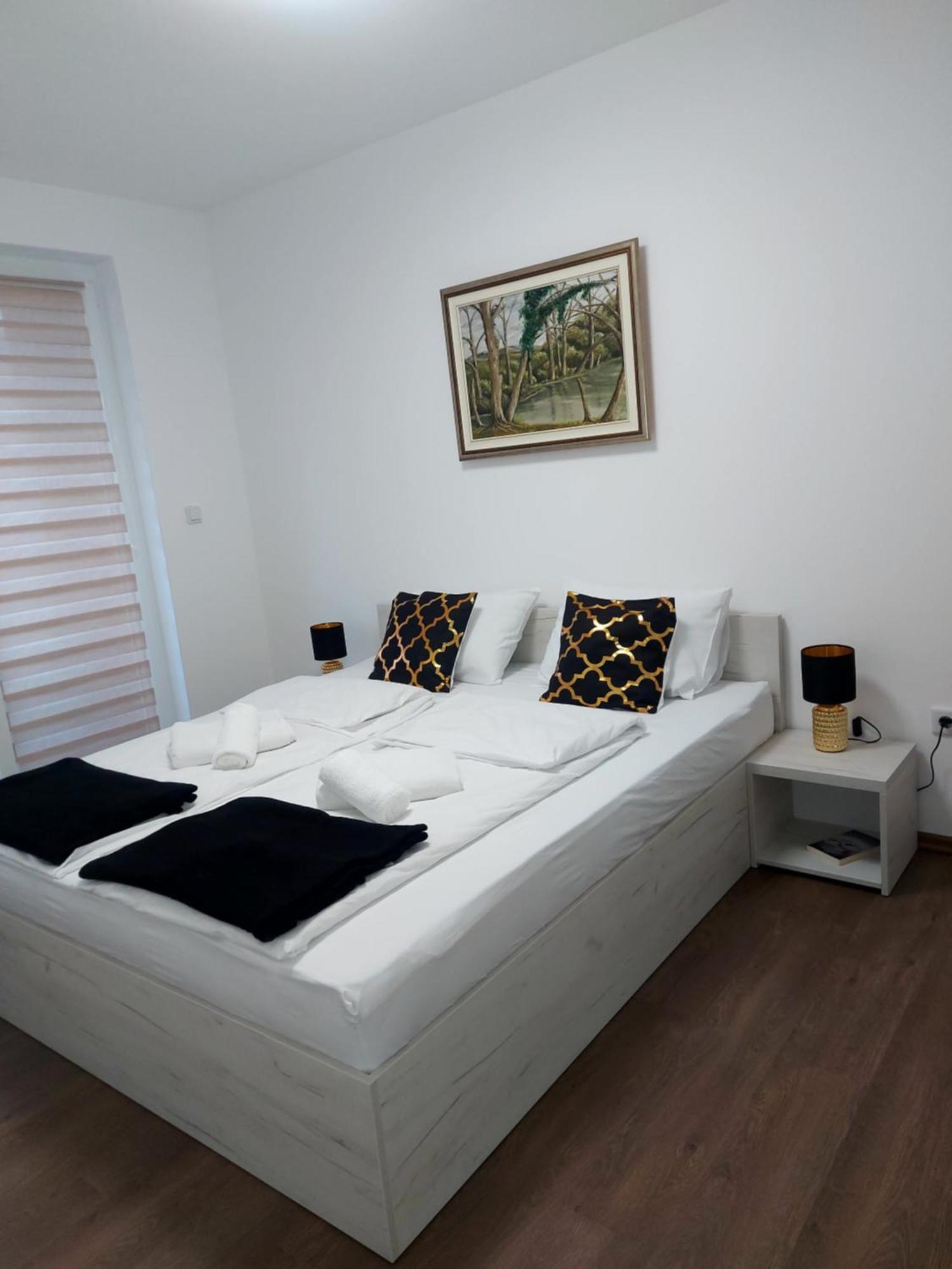 Pinocchio Apartment บีฮัช ภายนอก รูปภาพ